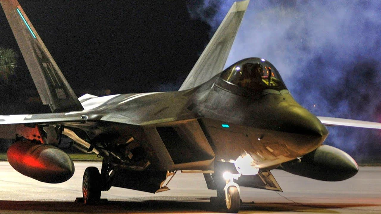 Η USAF μένει με 153 F-22 Raptor - Θυσιάζονται 33 μαχητικά για "νέο μυστικό οπλικό σύστημα"! (βίντεο)